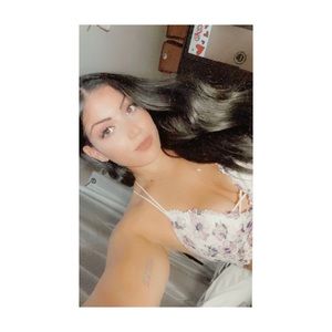 Meet your Posher, Dalia